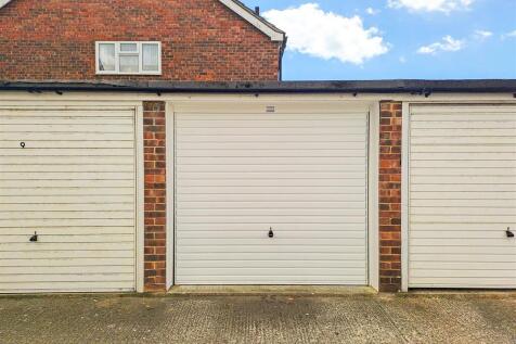 Garage in Compound