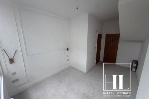 Broadgate, Beeston, Nottingham, NG9 photo 4