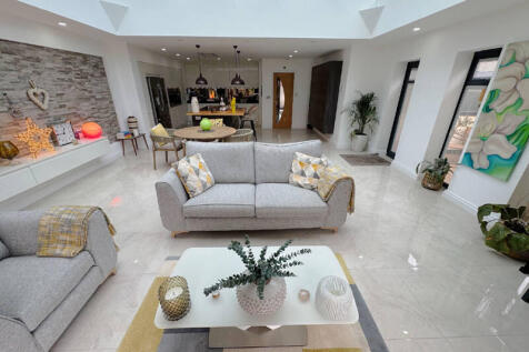 Family Dining Kitchen