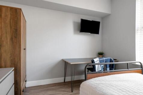 B, 11 Larkdale Rd-Hi-8.jpg