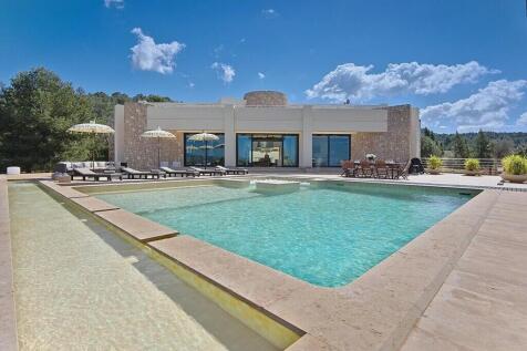 Exterior and Pool
