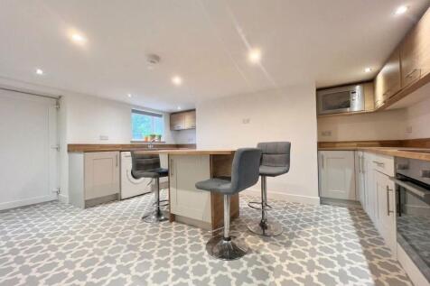 Orchard Terrace, Huddersfield, HD4 photo 3