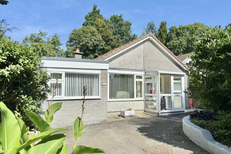 Spacious Corner Plot Bungalow