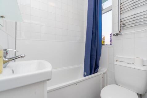 Laburnum Road 04655.jpg