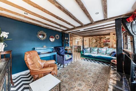 Living Room/Kitchen