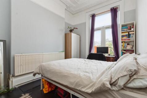 49a Longley Road SW17 bedroom 2.jpg