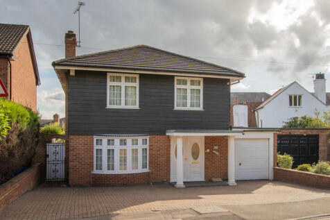 Loughton, IG10 - property photo