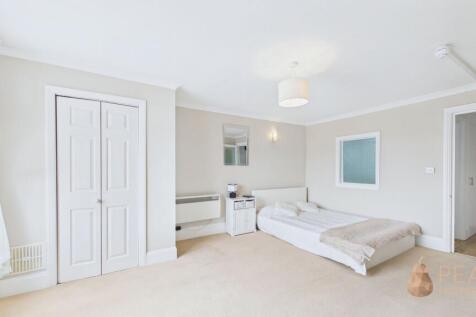 Studio Room