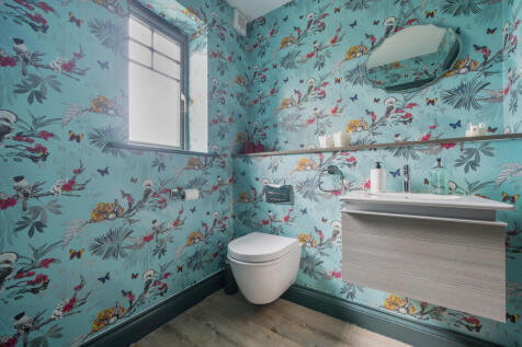 1305422-30-684729...