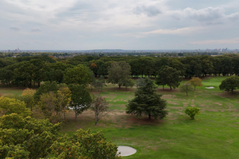 The Warren Drive, E11