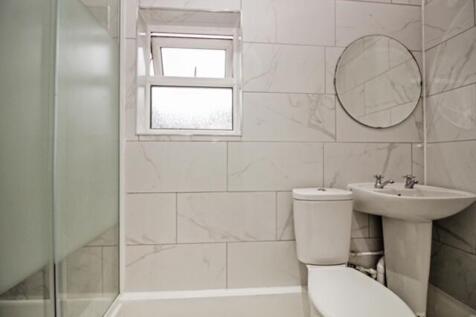 Bathroom (1).JPG