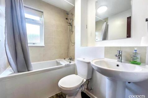 Bathroom (6).jpg