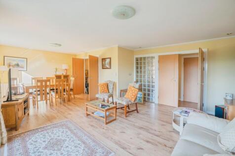 Living/Dining Area