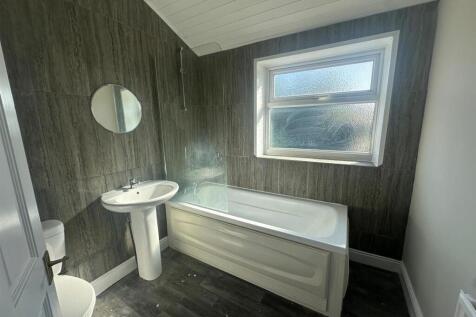 bathroom screen.jpeg