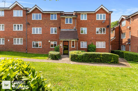 Waltham Abbey, EN9 - property photo