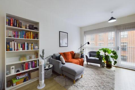 CAM01231G0-PR0038-STILL025