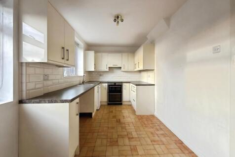 Daiglen Drive, South Ockendon, RM15 photo 3