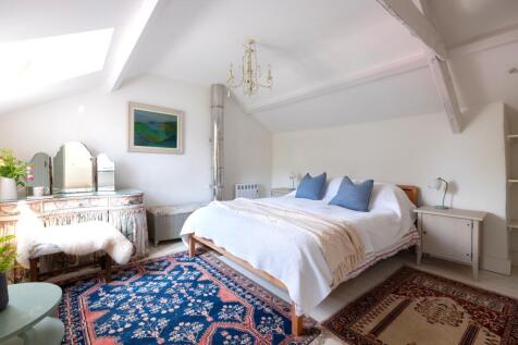 68237052f192e_Rosemayne-1