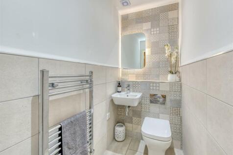 5a Ormes Lane-cloaks.jpg