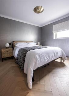 5 bed, 4 bath Apartment in Manchester - Photo 24