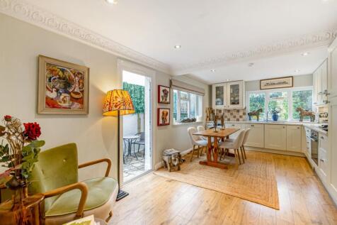London, SW15 - property photo