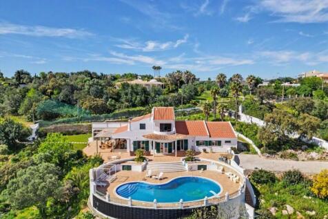 For sale - Detached house - Goldra - Hometown Properties