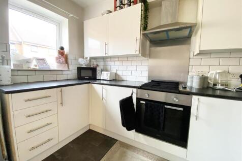 Roots Hall Drive, Southend-On-Sea photo 5
