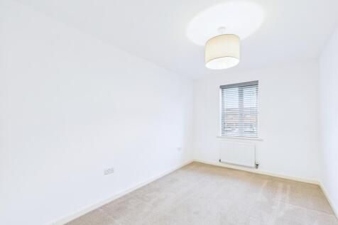 CAM01338G0-PR0156-STILL004