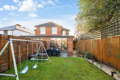 Banstead, SM7 - property photo
