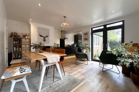 OPEN-PLAN Living Space 749