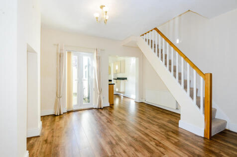 8284406-interior0...