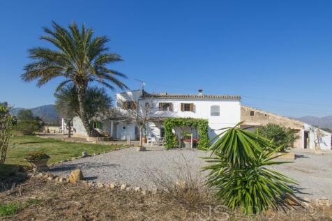RUSTIC FINCA IN PUERTO POLLENSA