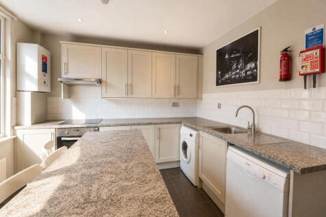 Flat 2 - 1 Balfour Road, Lenton, East Midlands, NG7 photo 3