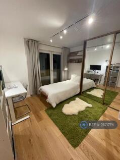 Room 1 Ensuite 