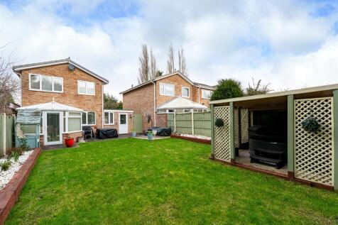 23 Glendale Close-rear2.jpg