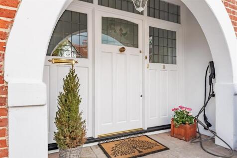 11 Queens Ave (41).jpg