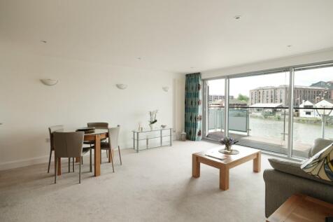Living Room ()