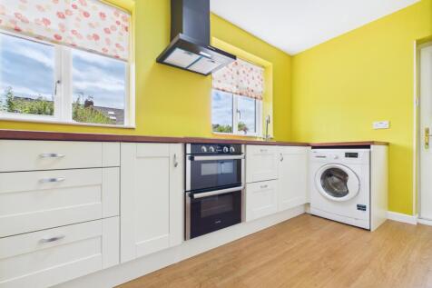 Woodhall Drive, Harrogate, HG1 photo 4