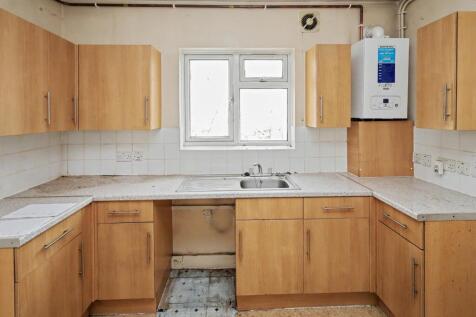 First Floor Flat, 49 Thorpe Road, Walthamstow, London, E17 4LA