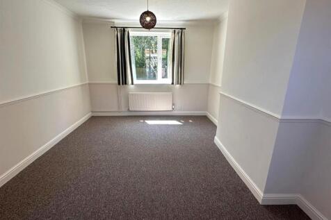 RAEBURN ROAD, KINGSLEY NN2 photo 5