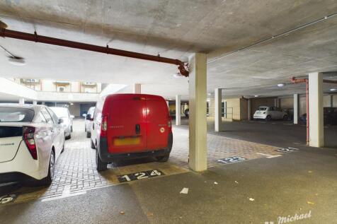 CAM02538G0-PR0160-STILL014