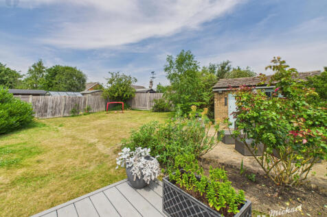 CAM03218G0-PR0694-STILL023