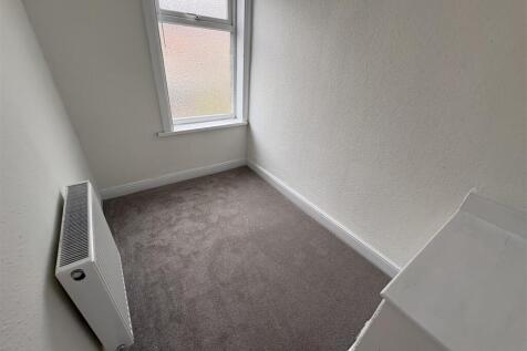 Edward Street, Little Town, Liversedge photo 5