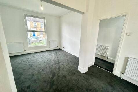 Sandhurst Road, London, SE6 photo 3