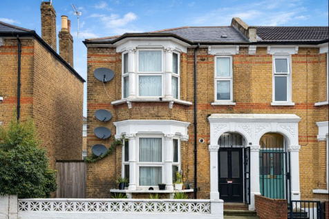 Studio Flat For Rent in Upper Clapton, E5