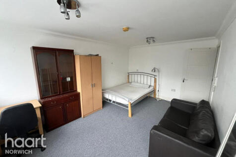 1-bed flat on Earlham Road, Norwich, £750/mo