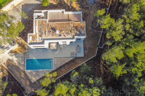 Exclusive Fully Renovated Villa in Prime Location of Costa de la Calma