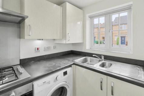 2 bedroom Terraced House in Empire Way, Nottingham photo 4