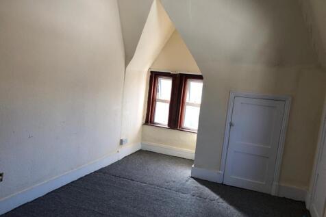 1 Bedroom Top Floor Flat