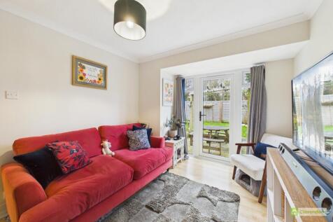 CAM02528G0-PR0439-STILL005